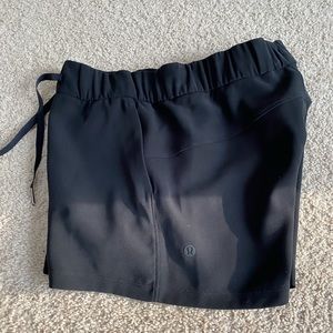 Lululemon on the fly short - size 4